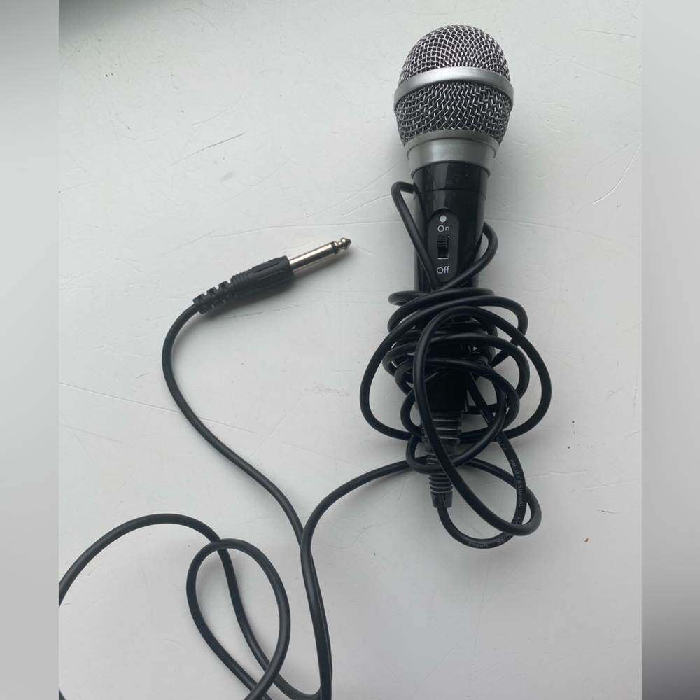 Microphone - Picture 2 of 4